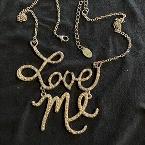 Chic Gold 'Love Me' Necklace